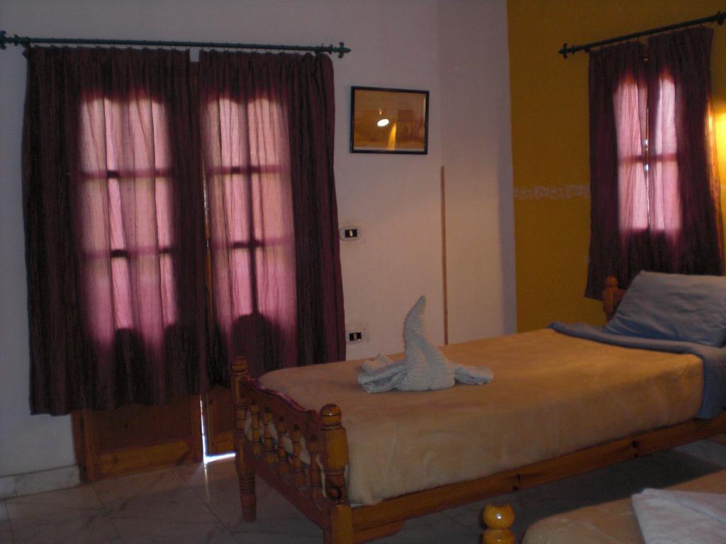 El Fayrouz Hotel Luxor Esterno foto