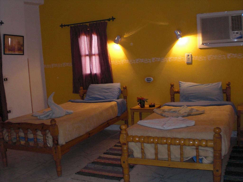 El Fayrouz Hotel Luxor Esterno foto